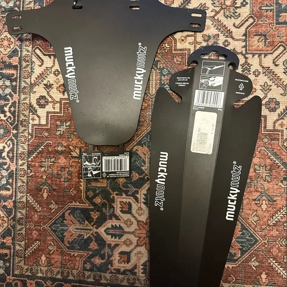 Set of Two MuckyNutz mountain bike face & butt fenders z - Picture 6 of 6